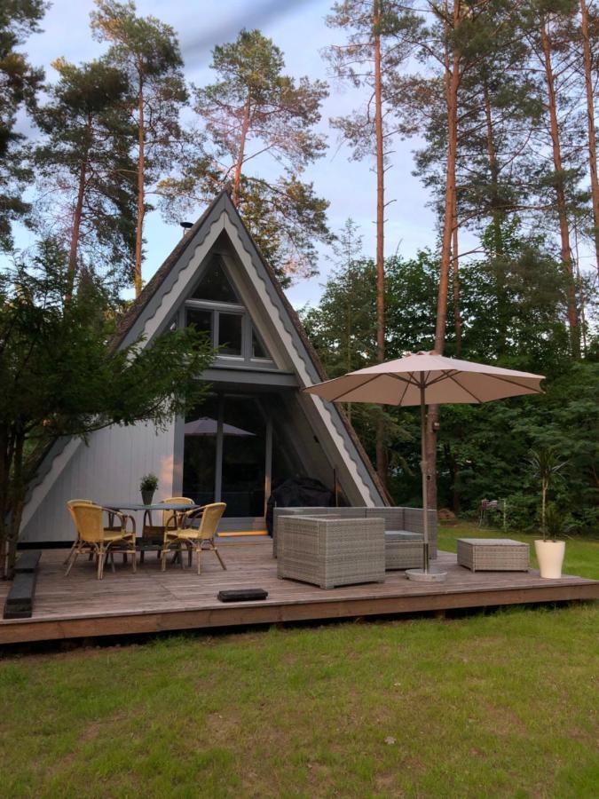 Ferienhaus Reetdach: Lakeside Retreat with Private Pier and Sauna Petersdorf  Exterior photo